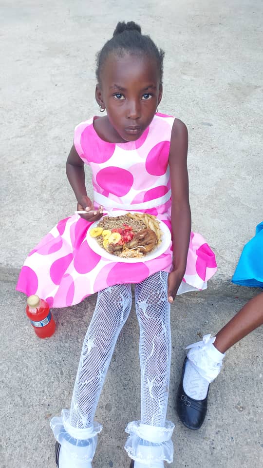 Children at school meals program, La Paix Foundation